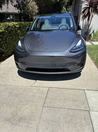 2022 Tesla Model Y, Long Range All-Wheel Drive, Gray w White Interior - $29,000 (san mateo)63654703803649120