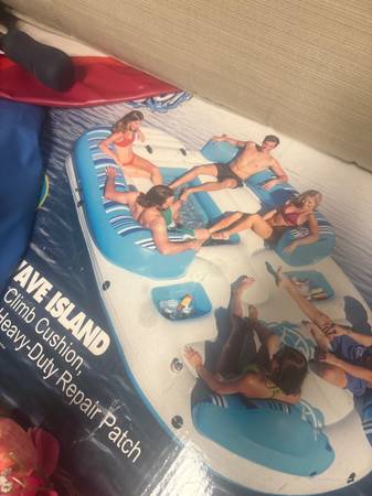 Inflatable Island 1