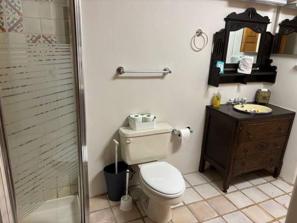 $1,500 / 1br - Furnished, one bedroom, downstairs duplex apartment (Santa Fe)63806118586883123