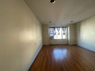 $730 / 2br - 1170ft2 - Functional 2Bed/1Bath Townhouse (Philadelphia)64024499723523122