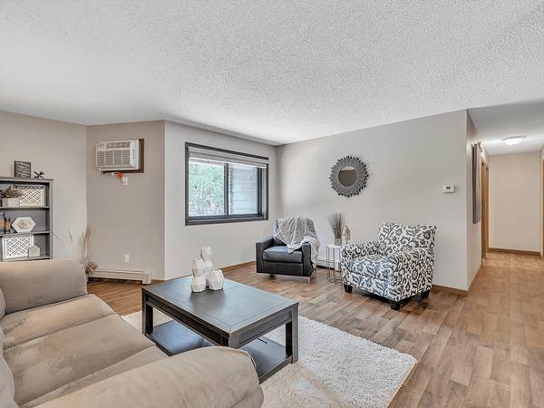 $950 / 1br - 800ft2 - Fall into a Beautiful Apartment at Park Meadows (Close to Hwy 23 and Hwy 15)63988652980610122