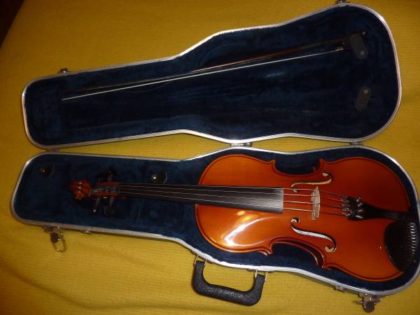 Becker String Instruments Model 2000 16” Viola with case 1