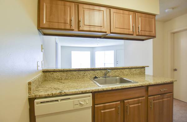$1,305 / 2br - 903ft2 - Grand Palms! NEW 2 Bedroom, 2 Bath~ Ready for Move In (Mandeville)63903539073667121