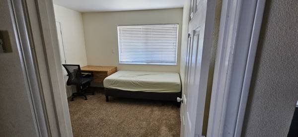 $775 / 1br - Habitación en alquiler (Oxnard)63668271069699124