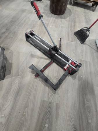 Husky tile cutter 1