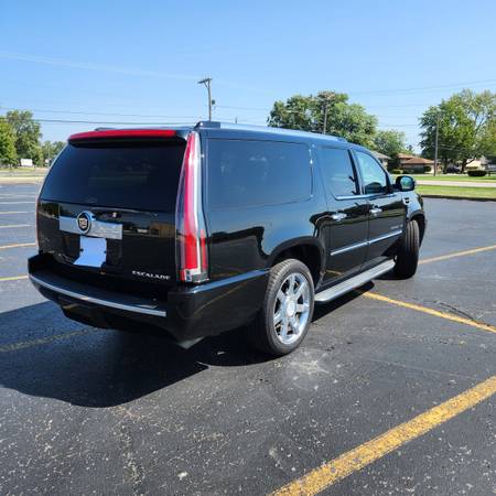 Cadillac escalade esv 2014 1