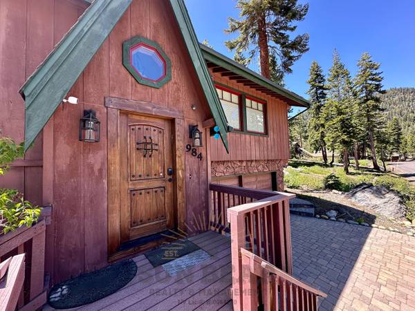 $4,500 / 4br - 2036ft2 - Beautiful Mountain Home w 2 Car Garage! (Tyner) (Incline Village)63992635450115120