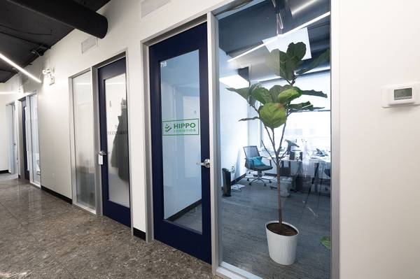 $589 Oficinas Privadas y Suites: ¡Listas para mudarse en River North Chicago! (River North)63898473297795121