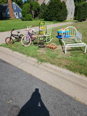 Curb Alert- Free stuff 1