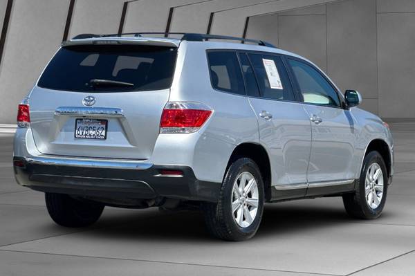 2012 Toyota Highlander Base - $12,900 (ToyotaWalnutCreek.com, CA)63483195212035124
