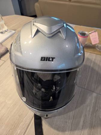 BILT Motorcycle Helmet - $125 (Orange park)