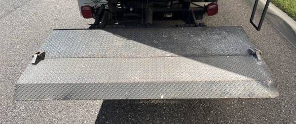 2016 Ford E-350 Super Duty Cutaway Box Truck Dually 1 Owner - $9,800 (Largo)63443790016259122