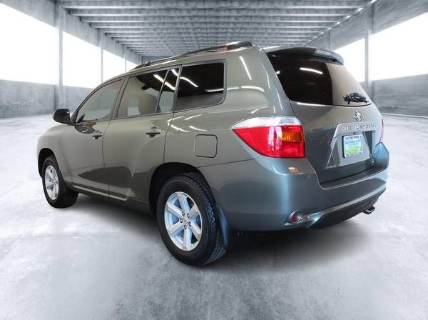 2010 Toyota Highlander SE - ¡BUENO/MALO/NO CREDITO OK! - $14,999 (+ Escondido Auto Super Center)63618392577155123