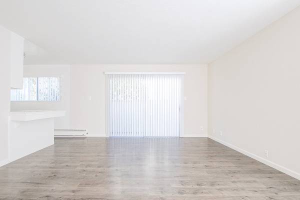 $900 / 500ft2 - Downtown studio with private patio and covered parking! (palo alto)63946672776194120