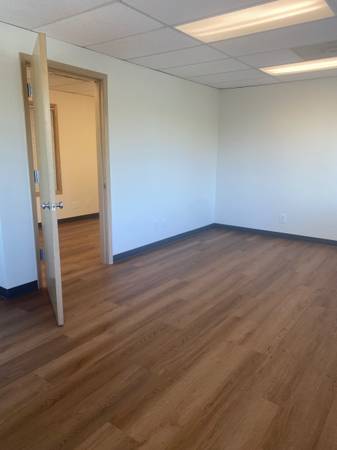 $2,100 / 580ft2 - Woodinville Small Office Space (Woodinville)63850640751617122