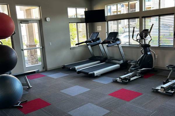$1,437 / 2br - 2/bd, Lacey WA, Sala de juegos (Copper Wood Ln SE, Lacey, WA)63688296040193123