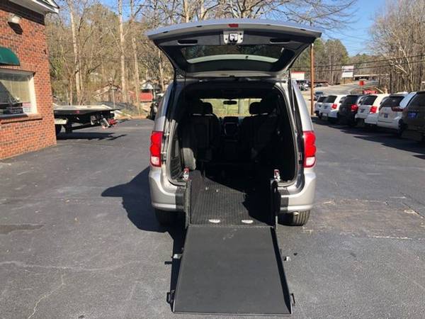 2017 *Dodge* *Grand* *Caravan* *GT* handicap wheelchair rear entry - $32,900 (Dodge Grand Caravan)63620340994307121