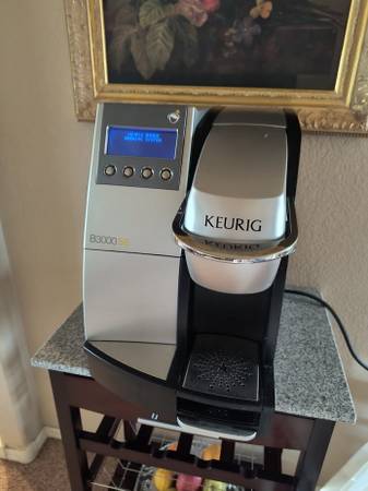 Keurig B3000SE Large Coffee Brewing System 1