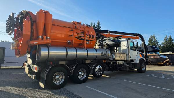 2011 Volvo VAC TRUCK - Photo 4