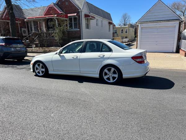2010 Mercedes-Benz C 300 4MATIC - $4,500 (Brooklyn)63617982702595122