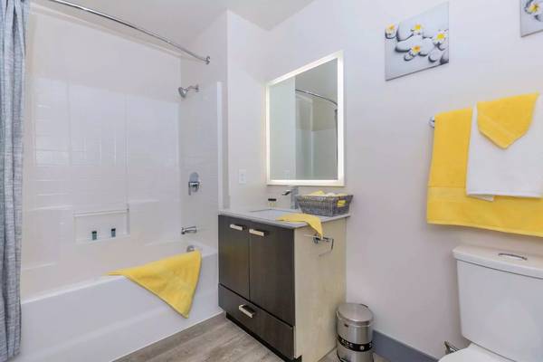 $1,930 / 1hab - 485ft2 - Para un fácil traslado en autobús, ven a casa a Airmark Apartments (Tukwila - Southcenter)63850641640579123