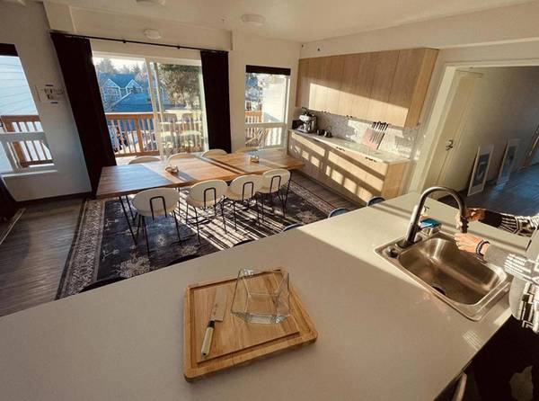 $700 / 1br - GRATIS durante 8 SEMANAS - Cocina estilo chef - Vida en común con 1B privado (vecindario Rose City Park)63914855982467123