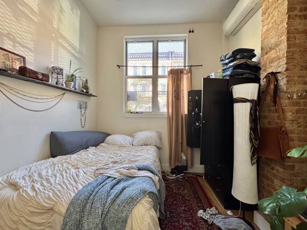 $3,500 / 3br - Bushwick - Beautiful 3 Bedroom - Backyard - Dishwasher - No fee!! (Bushwick)63684763086593121