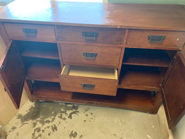 Broyhill sideboard/buffet 1
