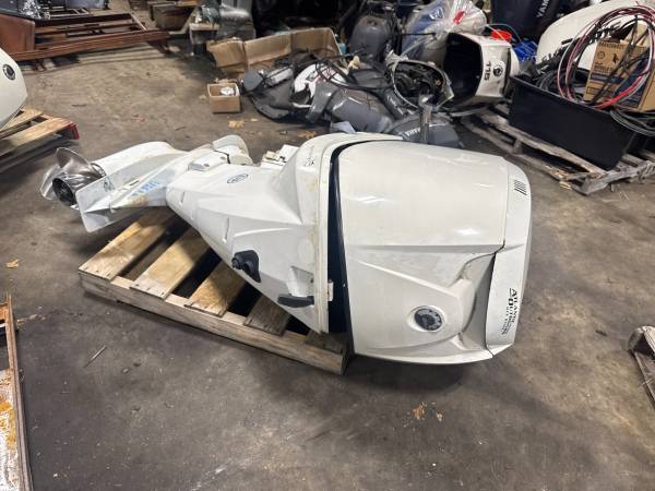Motor de barco fueraborda Evinrude Etec 250 hp DFI de 2007, motor de 25" E-Tec BRP - $5.500 (Seabrook)63437872015873123