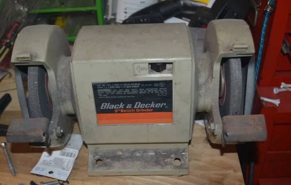 Used Black & Decker 5" bench grinder 1