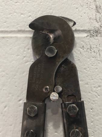 GREENLEE CABLE CUTTER 1