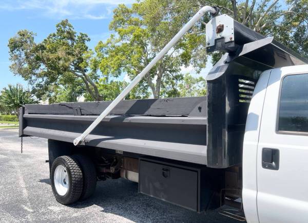 2015 Ford F550 Super Duty - Photo 9