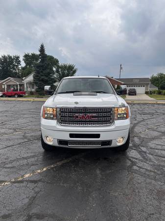 2013 GMC Sierra Denali 2500HD Crew Cab - $16,500 (Dearborn)63488168237955121