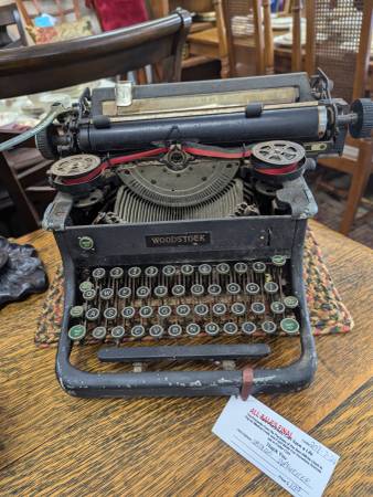 Typewriter by Woodstock-Antique 1