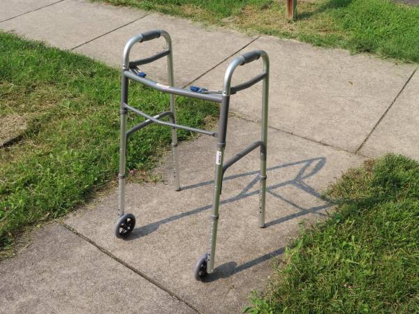 Probasics Folding Walker 1