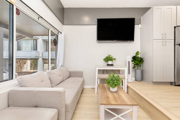 $2,900 / 2br - 608ft2 - Fully furnished 2 story 2 bed 1 bath 1 parking unit in Makiki (Makiki)63939397002115121