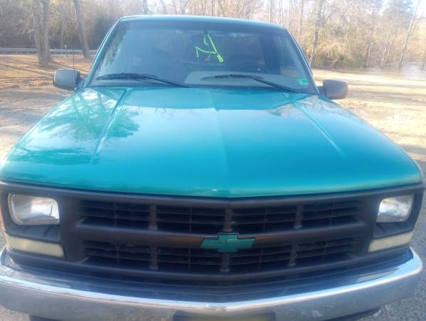 1995 Chevrolet Cheyenne C2500 tracción 2 ruedas motor 305 CID - $6,250 (Stony Creek)63621733466881123