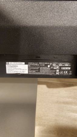 HP 32 inch monitors (2) 125.00 Each - $125 (Staten Island)63470802291203121