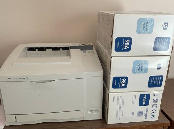 laser printer with cartridges 1