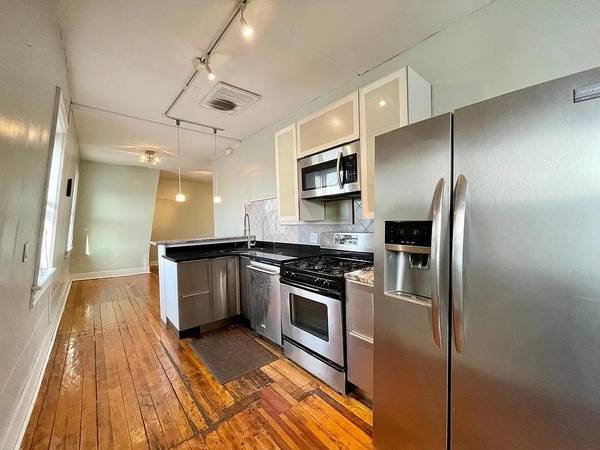 $2,250 / 2br - 1100ft2 - 2bdrm unit,AC, W&D,grante,stainless,location, Oct 1st (Federal Hill/Near Downtown)64002993450497121