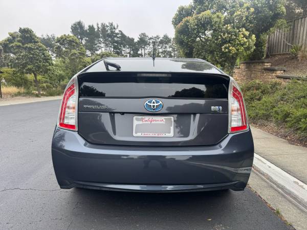 2015 Toyota Prius - $10,000 (San Francisco)63617509208193124