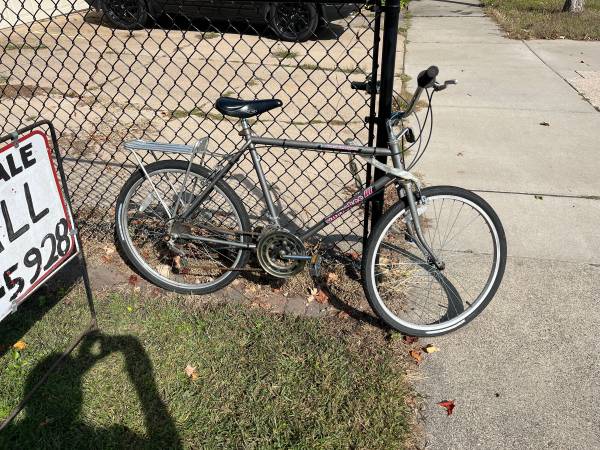 Huffy Cherokee city bike 1