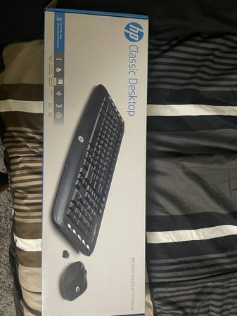 Wireless Keyboard and Mouse 1