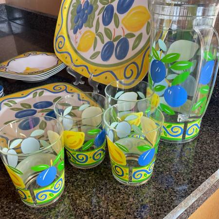 Beautiful 4 Place Setting 1