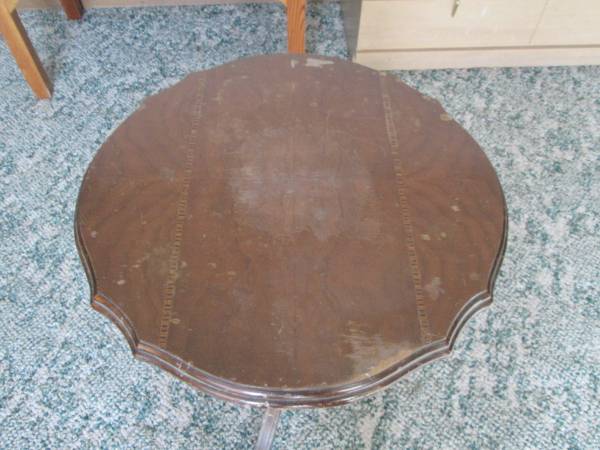 INLAID  3 LEGGED TABLE 1