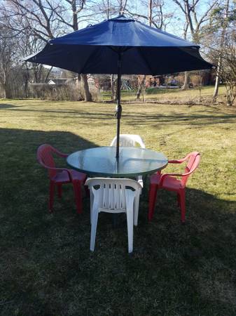 patio table and chairs 1