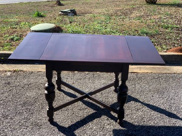 English Oak Draw Leaf Table, C. 1900 1