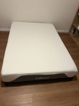 Low Profile Platform Bed Frame and Mattress (Full) Like New + Delivery 1