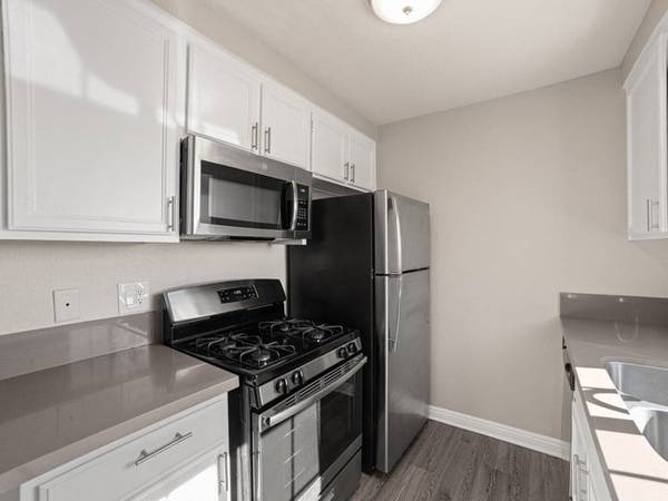 2 Bed, New Appliances, Situated in Moreno Valley! 1