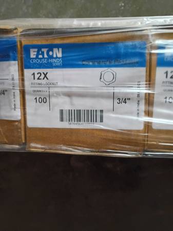 Eaton 3/4" Locknuts 1